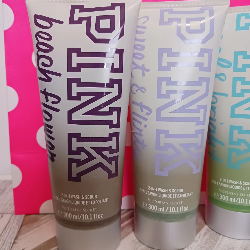 Victoria's Secret PINK 2-in-1 Wash & Scrubs - Picture 2 of 8
